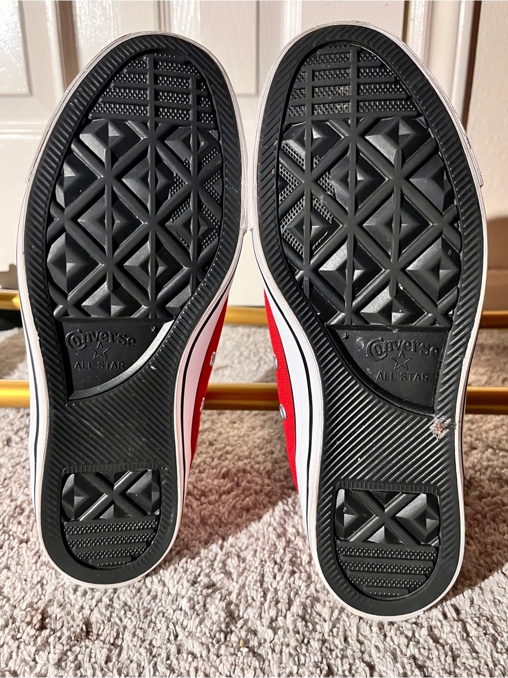 Converse x Warner Bros. 'What's Up Doc?' Bugs Bunny Sneakers - Picture 5 of 6